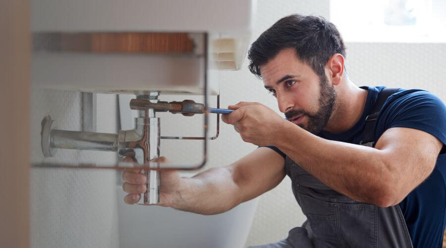 Water heater thermostat replacement in Gas City, IN